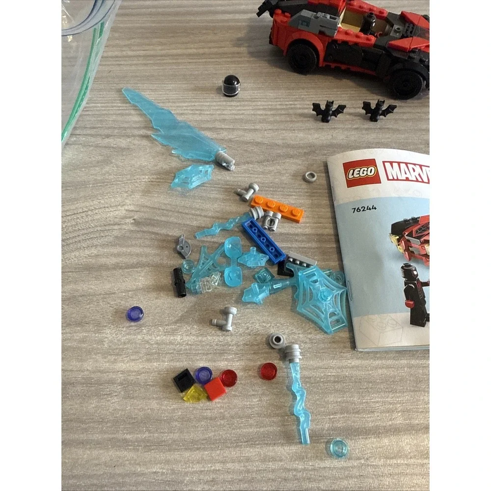 Lego Marvel 76244 Miles Morales Vs Morbis Complete Set Car Mini figures